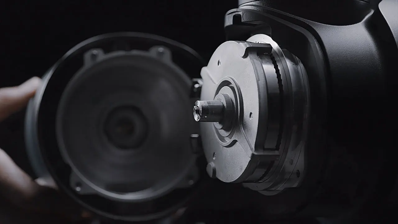 Open grinding chamber with the burrs of a Mahlkönig grinder